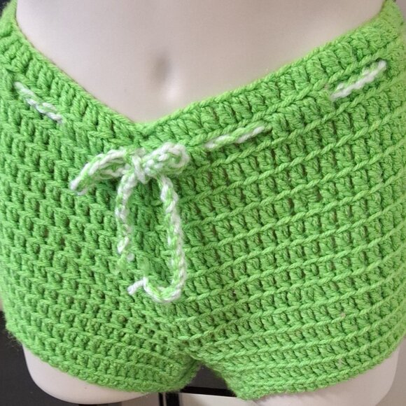 GIRL'S BEACH SHORTS  (SML) - Picture 3 of 7